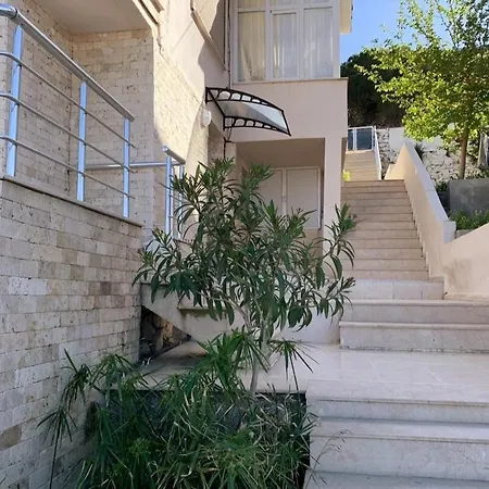 Apartment E-my Marina *
