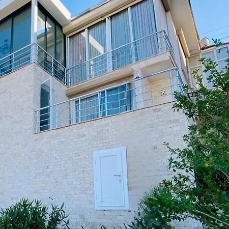 Apartment E-my Marina *