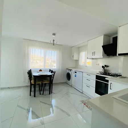 アパート E-my Marina Çeşme