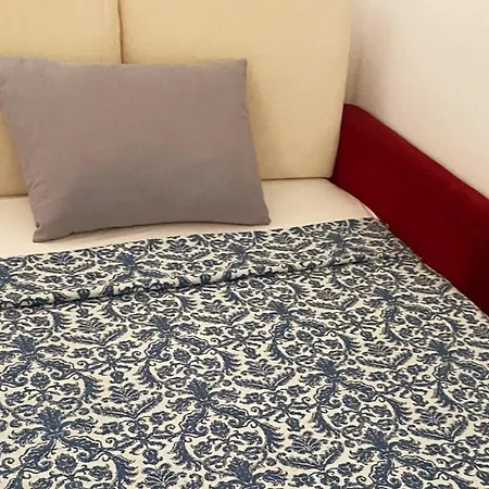 E-my Marina アパート *